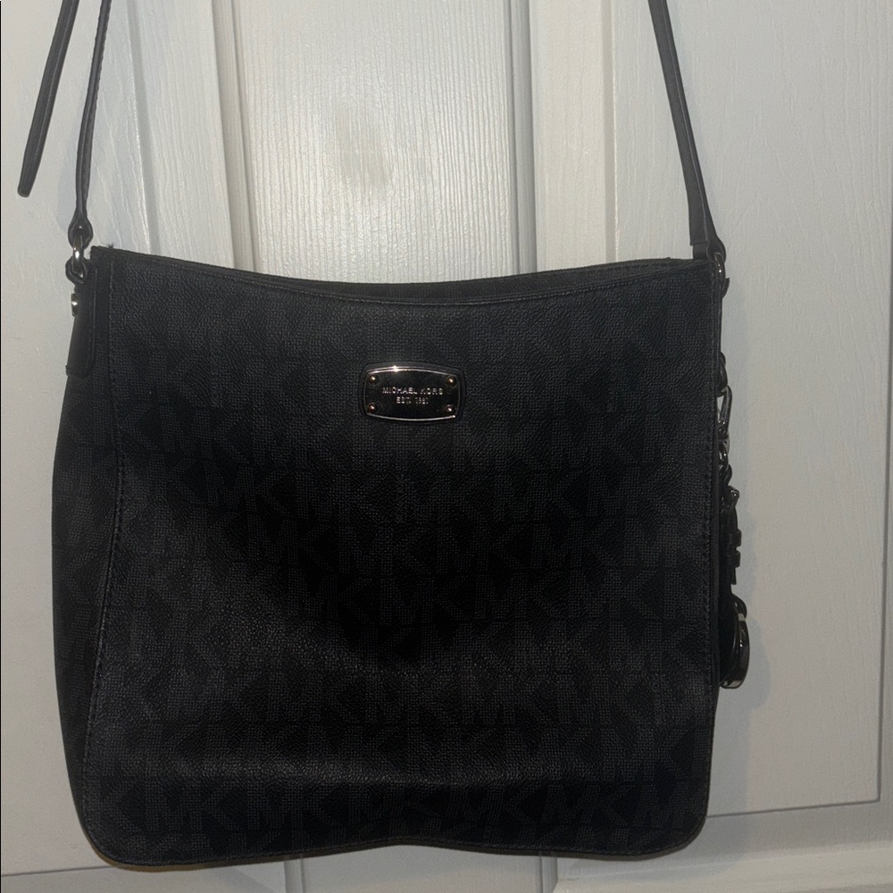 Michael Kors Jet Set Travel Large Messenger Crossbody Black/Gray